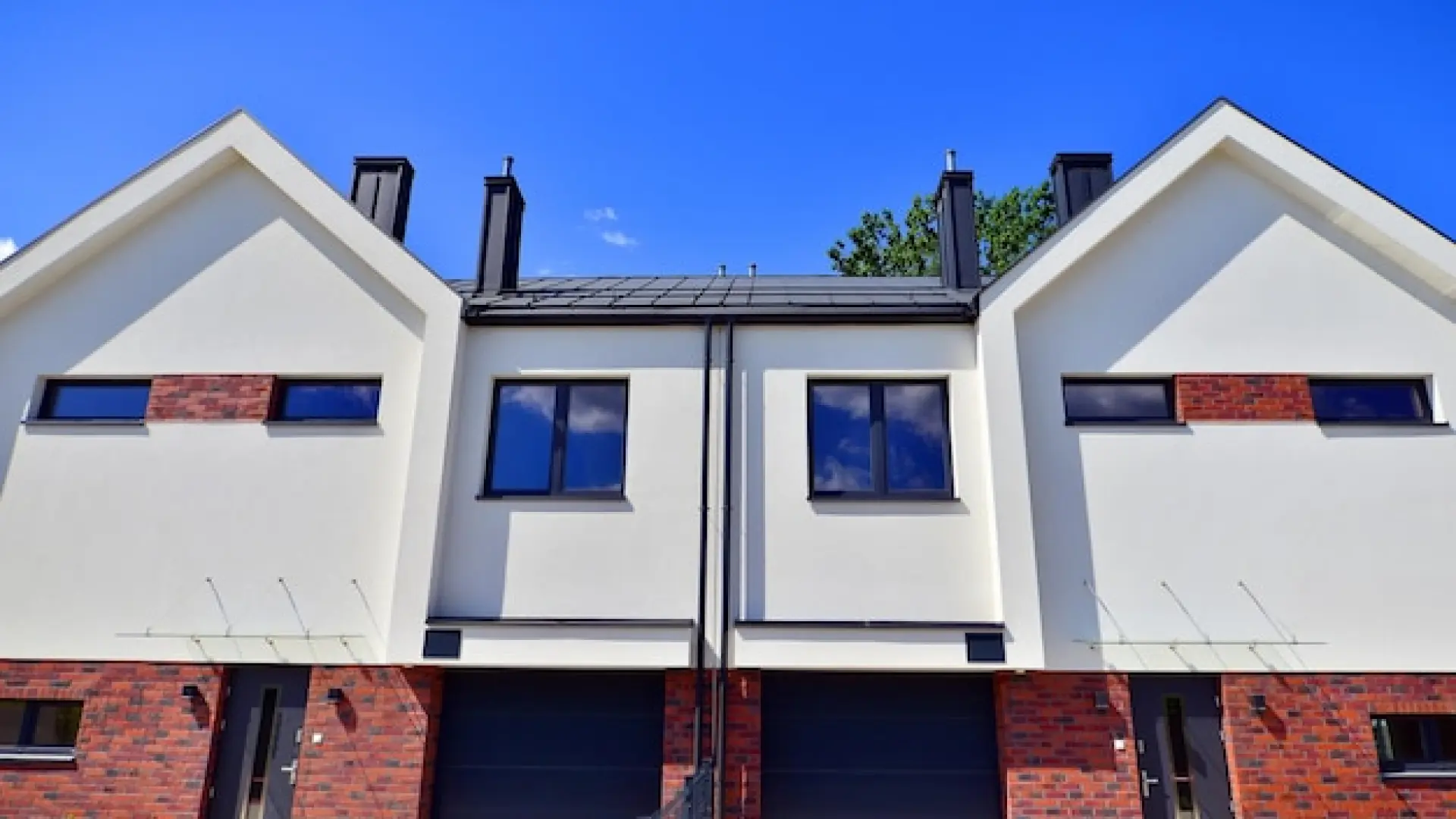Single-Storey vs Double-Storey Extensions: Pros and Cons